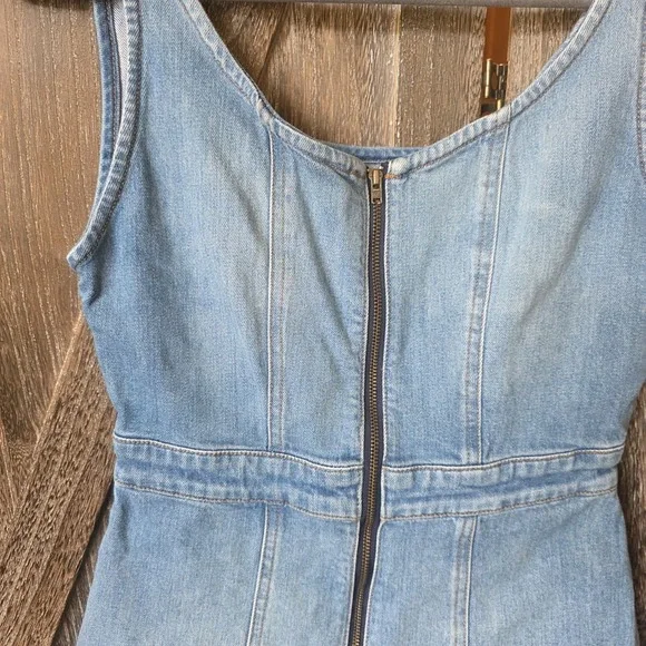 Alice & Olivia Jeans Romper Women's Size 27 Light Wash Sleeveless Zip Up Stretch - Picture 2 of 6